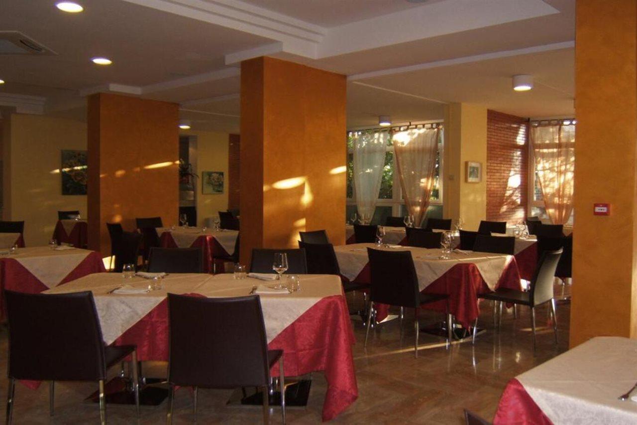 Hotel Piero Della Francesca Urbino Luaran gambar