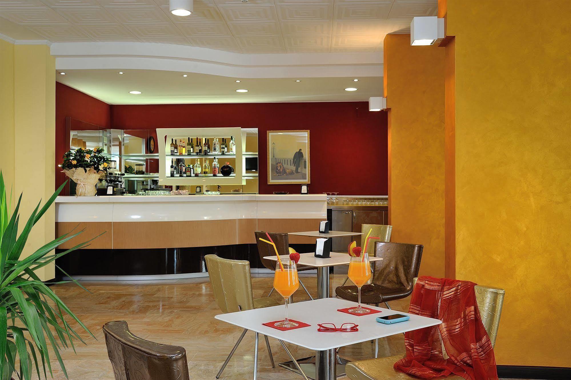 Hotel Piero Della Francesca Urbino Luaran gambar